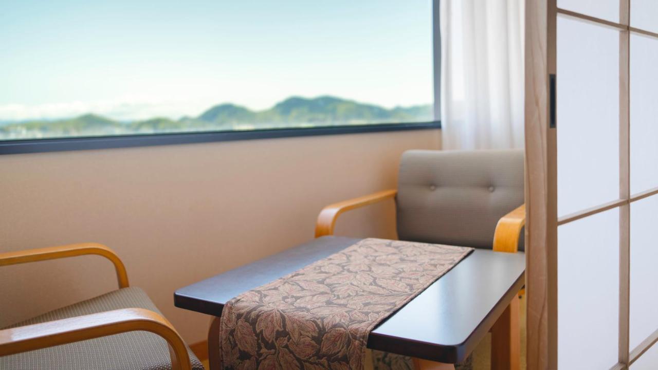 Chres Hotel Kochi  Bagian luar foto